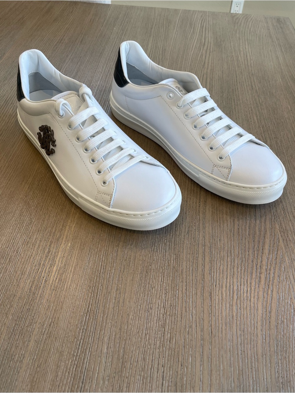Roberto Cavalli Mens Leather Low Top Logo Sneaker In White Size 9/42 No Box